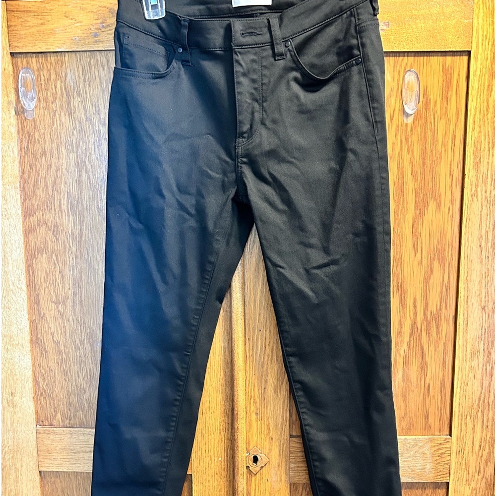 DISH-Denim  size 28, 31 length. Black skiny, NWOT. All intact.